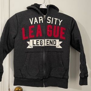 Children’s Place Boys size 7/8 zip up hoodie.